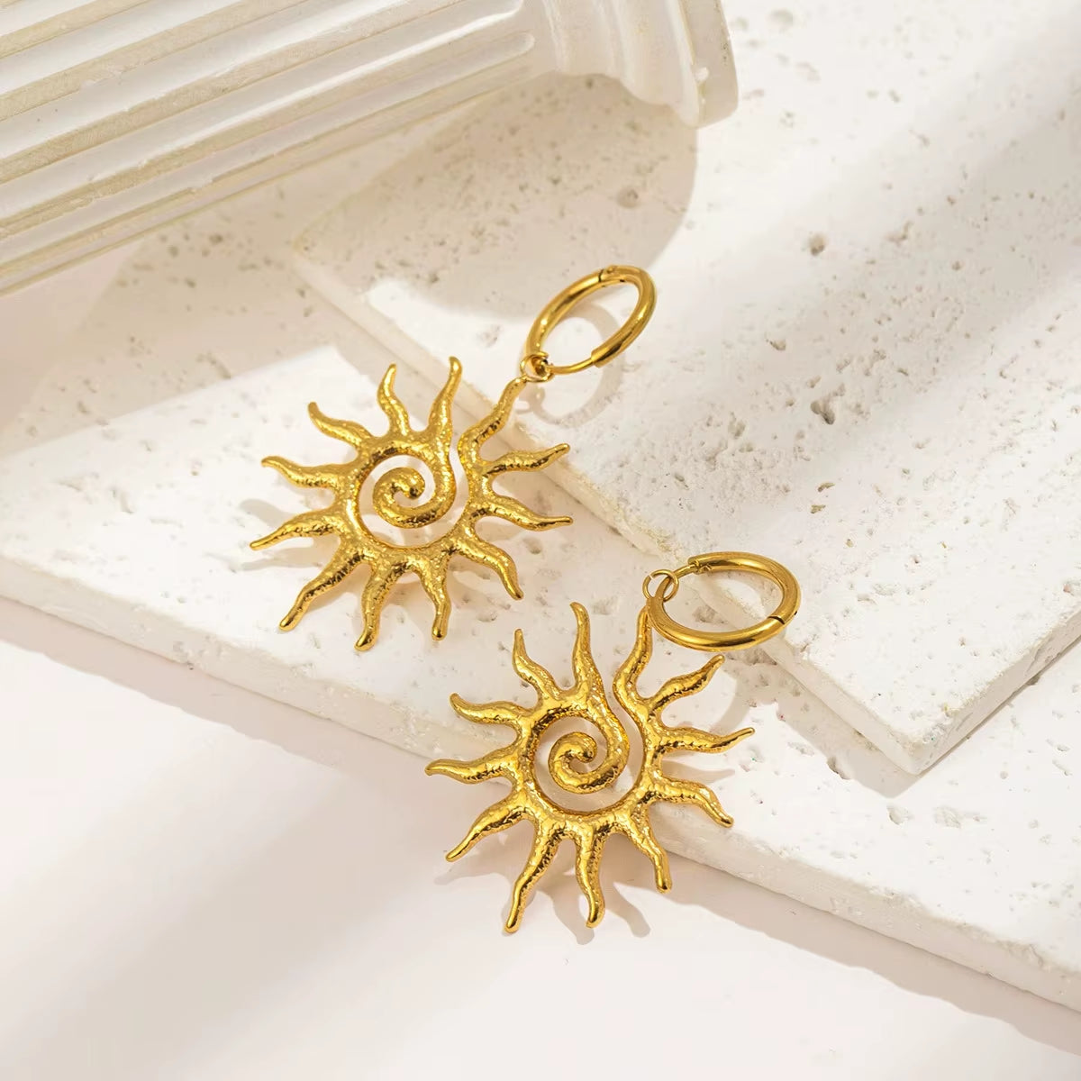 Fashion Vintage Chic Sun Shaped Pendant Necklace Stainless Steel Earrings Statement Golden Fashion Jewlery Accessories Gift